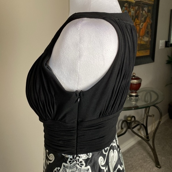 Signature by Sangria Black and White Midi Dress - Picture 4 of 10